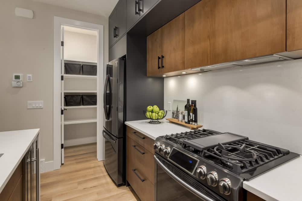 Casa Bianca Townhomes kitchen By Renova Homes & Renovations Calgary, Alberta