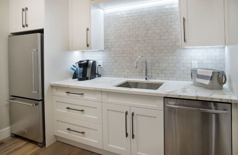 Patterson Townhome kitchen By Renova Homes & Renovations Calgary, Alberta