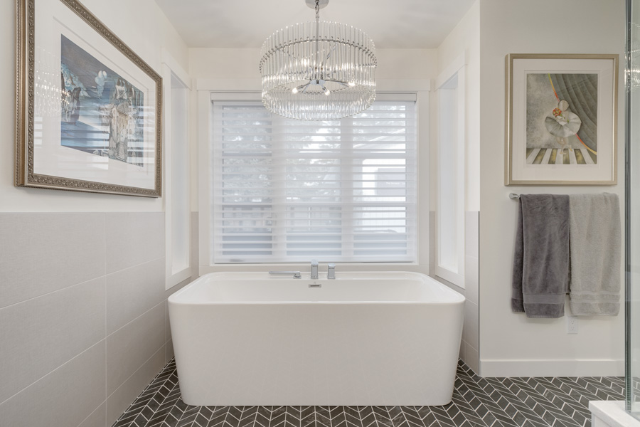 Charleswood Bathroom Renovation By Renova Homes & Renovations