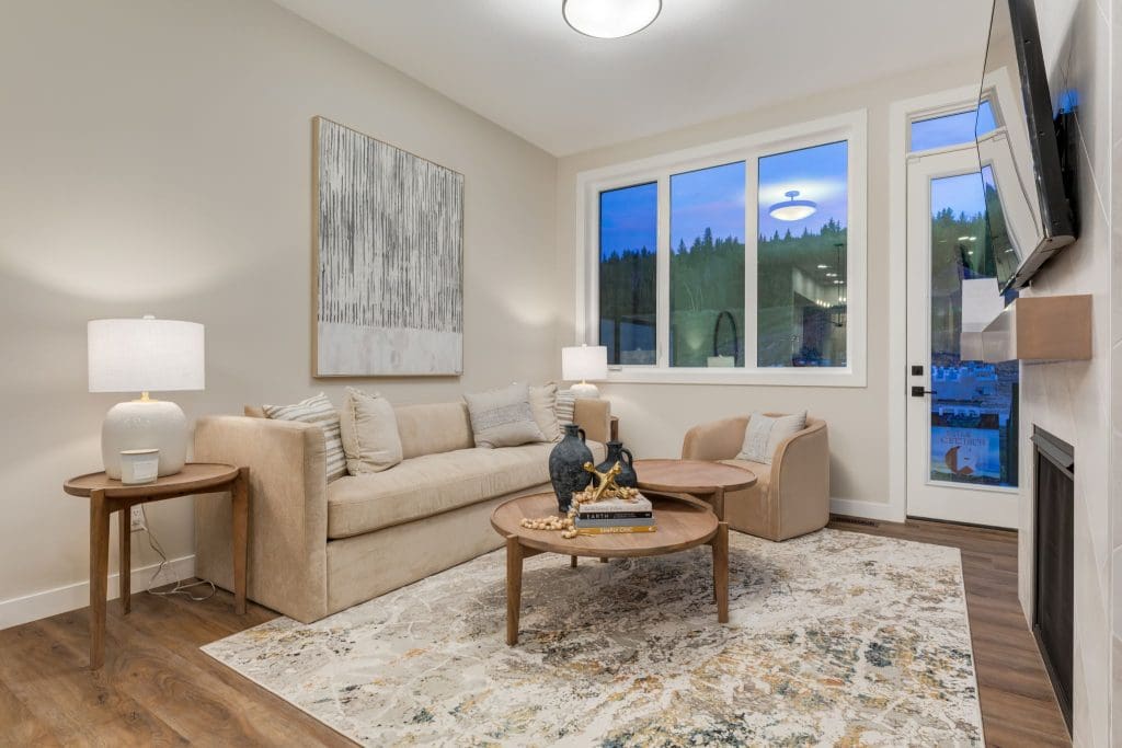 River Pointe Villas By RENOVA Homes & Renovations Living Room