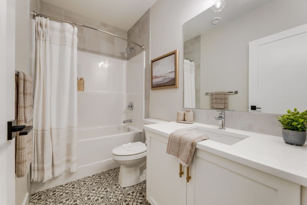 River Pointe Villas By RENOVA Homes & Renovations Bathroom