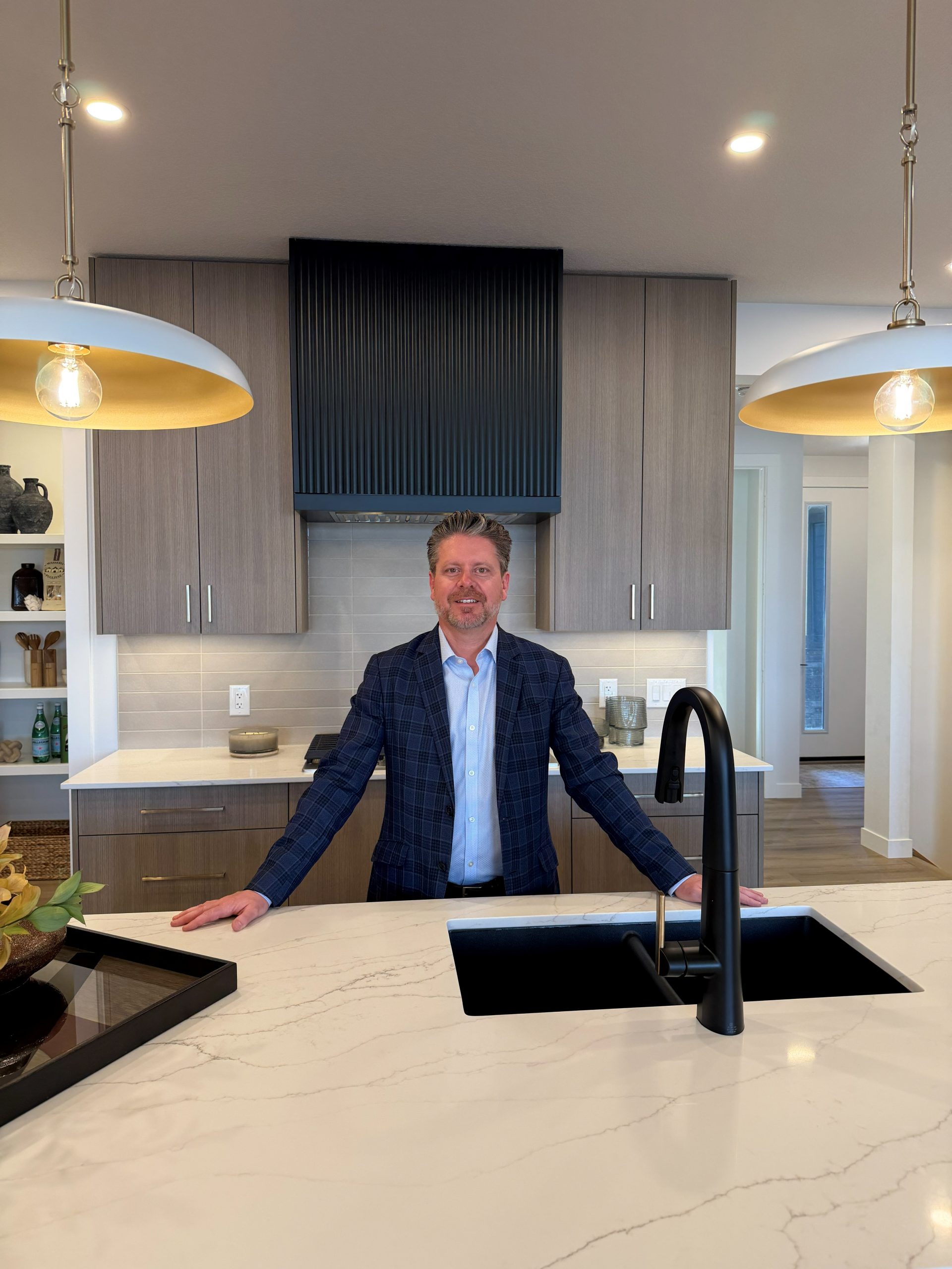 Justin Mauro/TOm Welling RENOVA Homes & Renovations